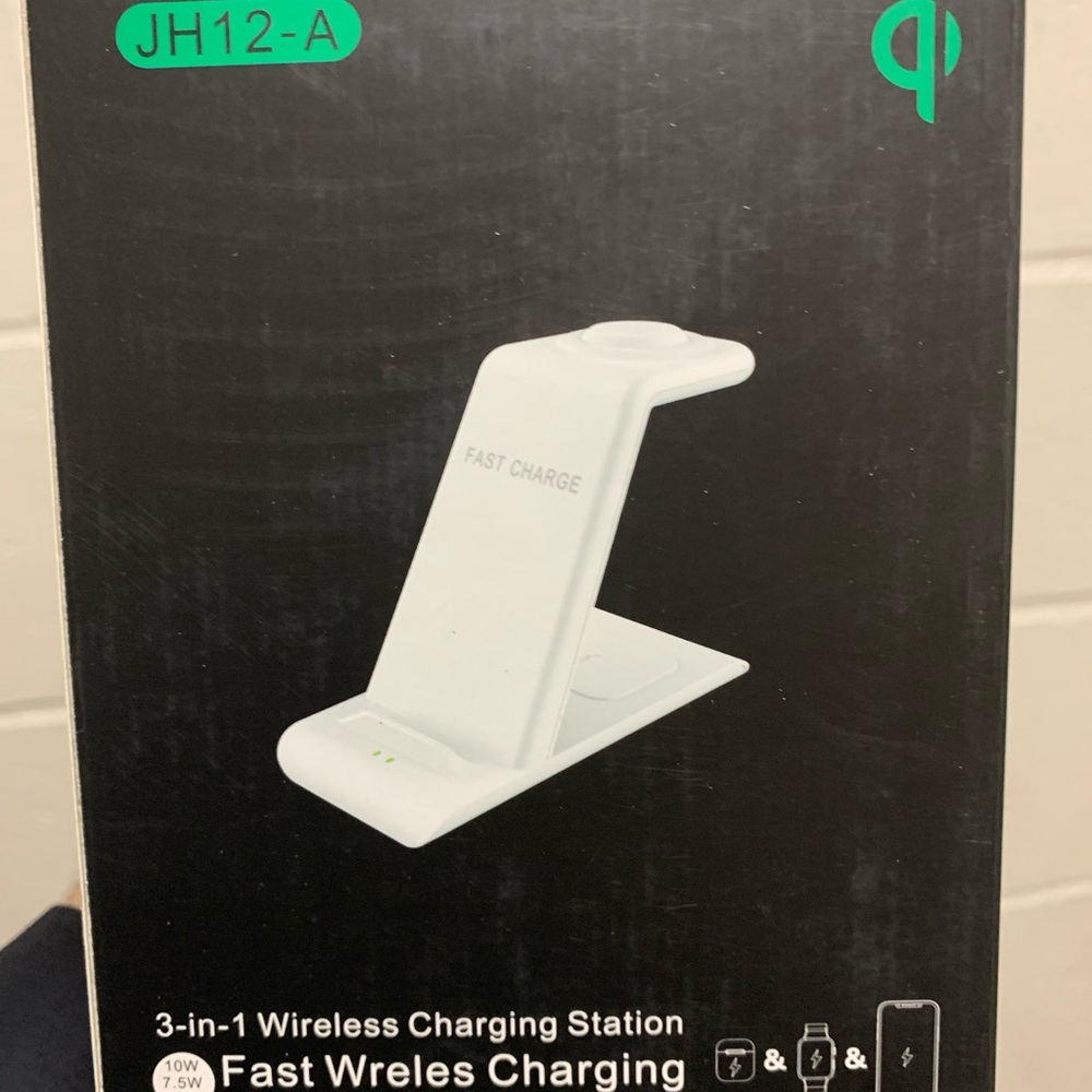 Hatalkin 3 in 1 charger. Brand New in box